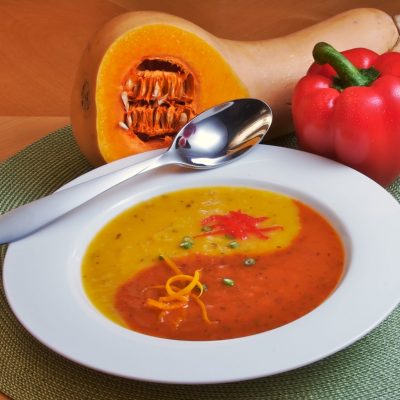 BaBlü® TCM Suppe im Teller mit Yin Yang Muster TCM Suppe im Teller mit Yin Yang Muster