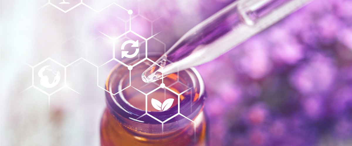 Lavendel und Pipettenflasche