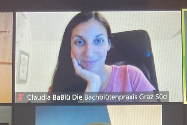 Claudia beim Webinar