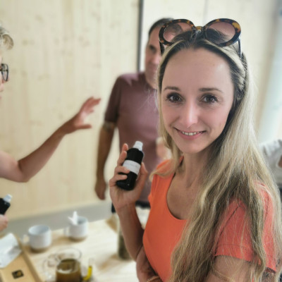 Sandra Stopar beim Produkttesten bei feeling Sandra Stopar beim Produkttesten bei feeling