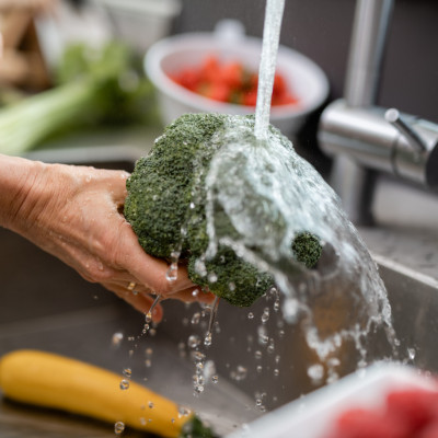 Brokkoli korrekt waschen | Claudia Nichterl - Integrative Ernährung Brokkoli korrekt waschen | Claudia Nichterl - Integrative Ernährung