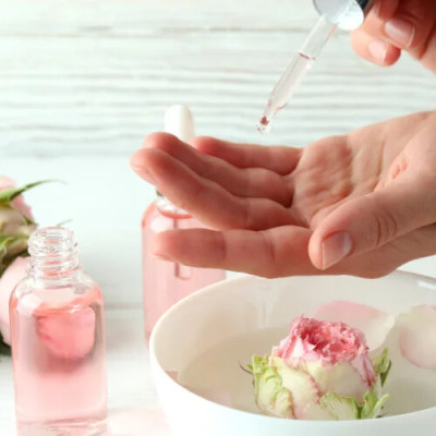 Die 9 Must-Have Hydrolate (Pflanzenwässer) für Gesundheit, Schönheit & Wohlbefinden