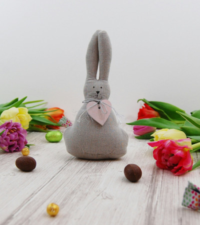Ostern, Hase, Schokoeier, Blumen
