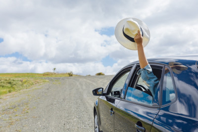 Ätherische Öle im Auto zur Erfrischung und Konzentration bei Sommerfahrten