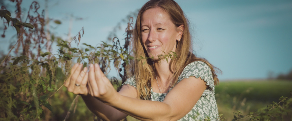 Kristina's Erfolgsstory - von der von der Kräuterleidenschaft zur eigenen Natur-Praxis