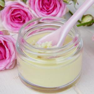 Kosmetik selbst erzeugen ist einfach - der Verkauf ist rechtlich mit einigen Herausforderungen verbunden! In unserer Ausbildung lernen Sie, wie Sie diese einfach und leicht meistern. Kosmetik selbst erzeugen ist einfach - der Verkauf ist rechtlich mit einigen Herausforderungen verbunden! In unserer Ausbildung lernen Sie, wie Sie diese einfach und leicht meistern.