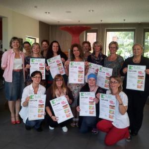 Stolze AbsolventInnen  Stolze AbsolventInnen