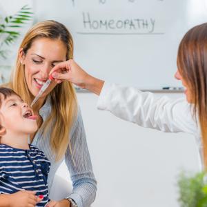 Bachblüten für Kinder - AdobeStock Microgen