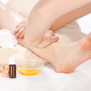 Aroma Körperarbeit - AdobeStock steinerpicture Aroma Körperarbeit - AdobeStock steinerpicture