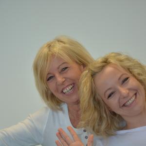 Fröhliche Teilnehmerinnen Fröhliche Teilnehmerinnen