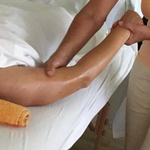 Aromatherapie Kurs Körperarbeit Ätherische Öle, Komplementäre Pflege  Aromatherapie Kurs Körperarbeit Ätherische Öle, Komplementäre Pflege