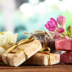 Seifen und Naturkosmetik - rechtlich eine Herausforderung im Vertrieb - Fotolia Africa Studio Seifen und Naturkosmetik - rechtlich eine Herausforderung im Vertrieb - Fotolia Africa Studio