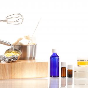 Naturkosmetik - einfach gemacht - AdobeStock steinerpicture Naturkosmetik - einfach gemacht - AdobeStock steinerpicture