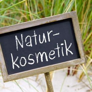 Naturkosmetik - die Kraft der Natur - der Traum einer eigenen Kosmetiklinie AdobeStock DOCRABEMedia Naturkosmetik - die Kraft der Natur - der Traum einer eigenen Kosmetiklinie AdobeStock DOCRABEMedia