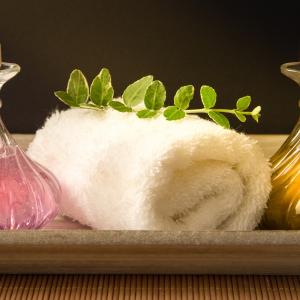 Aromaeinreibungen - Wickel und Kompressen   Aromaeinreibungen - Wickel und Kompressen