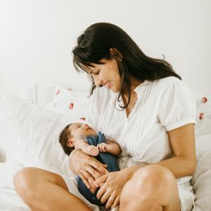 Mama und Baby - Unsplash Jonathan Borba