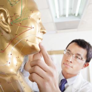 TCM Zungendiagnostik - AdobeStock Tom Wang TCM Zungendiagnostik - AdobeStock Tom Wang