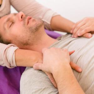 Therapeutic Touch Anwendung in der komplementären Pflege Therapeutic Touch Anwendung in der komplementären Pflege