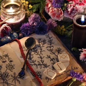 Mythologie und Hexenkräuter - AdobeStock Samiramay Mythologie und Hexenkräuter - AdobeStock Samiramay