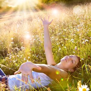 AdobeStock PatriziaTilly: Schüssler Salze für ein glückliches Frauenleben AdobeStock PatriziaTilly: Schüssler Salze für ein glückliches Frauenleben