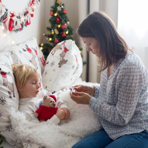 AdobeStock_Tomsickova_Hausmittel bei Erkältung bei Kindern - Kräuterpädagogin für Kinder Ausbildung