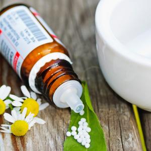 AdobeStock_Visions-AD_Homöopathie Hausapotheke für Kinder Online Ausbildung