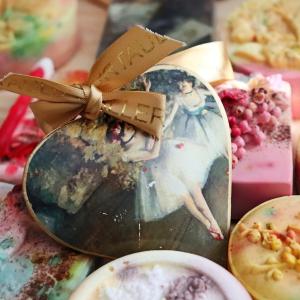 Besondere Seifen herstellen - Rezepte für Spezialseifen Besondere Seifen herstellen - Rezepte für Spezialseifen