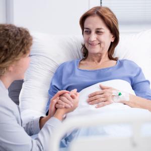 AdobeStock_Photographee.eu_hospiz pflegende Angehörige unterstützen, damit sie unterstützen können und Kraft finden AdobeStock_Photographee.eu_hospiz pflegende Angehörige unterstützen, damit sie unterstützen können und Kraft finden