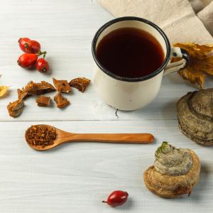 AdobeStock_Mariia_Pilze als Tee und Tinktur 	AdobeStock_Mariia_Pilze als Tee und Tinktur