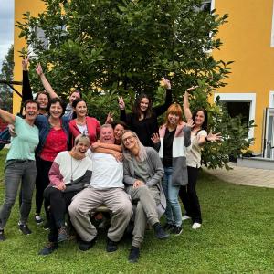 Abschlussfoto nach einem wunderbaren Kurswochenende Reset TMJ® Oktober 2023 Abschlussfoto nach einem wunderbaren Kurswochenende Reset TMJ® Oktober 2023