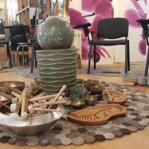 START Klangmassage Grundausbildung in der Praxis von Dieter Czerny Oktober 2023 START Klangmassage Grundausbildung in der Praxis von Dieter Czerny Oktober 2023