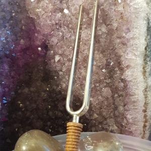 Stimmgabe - Grundausbildung Klangmassage Stimmgabe - Grundausbildung Klangmassage