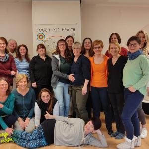 Begeisterte Absolventinnen des Lehrgangs Dipl. Kinesiologe/in - Touch for Health® in Graz 2024 Begeisterte Absolventinnen des Lehrgangs Dipl. Kinesiologe/in - Touch for Health® in Graz 2024