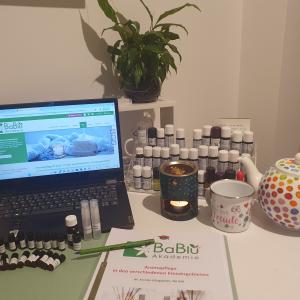 Einblicke einer begeisterten Teilnehmerin - Aromapflege Praxis- in den verschiedenen Einsatzgebieten Einblicke einer begeisterten Teilnehmerin - Aromapflege Praxis- in den verschiedenen Einsatzgebieten