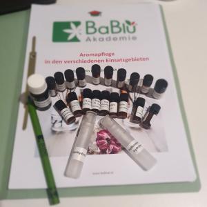 Umfangreiches Starterpaket für interaktives Arbeiten für Zuhause- Aromapflege Praxis- in den verschiedenen Einsatzgebieten Umfangreiches Starterpaket für interaktives Arbeiten für Zuhause- Aromapflege Praxis- in den verschiedenen Einsatzgebieten