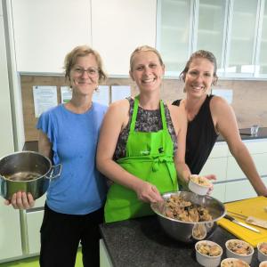 Einblicke vom Seminar "TCM Diätetik Kochpraxis - 5 Elemente & vegane Küche" am 30.06.24 Einblicke vom Seminar "TCM Diätetik Kochpraxis - 5 Elemente & vegane Küche" am 30.06.24