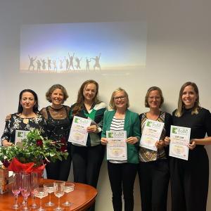 Diplomübergabe Dipl. TCM ErnährungsberaterIn September 2024 Diplomübergabe Dipl. TCM ErnährungsberaterIn September 2024