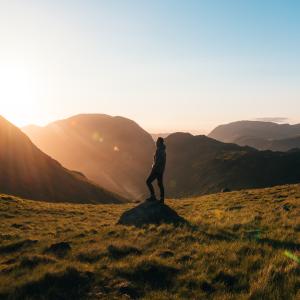 Räucherung am Kraftplatz – Erdverbindung und energetische Reinigung im Einklang mit der Natur. 